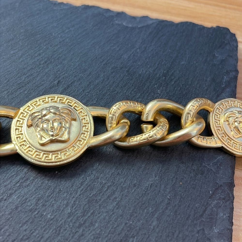 Versace bracelet gold tone with closure - Picture 10 of 11